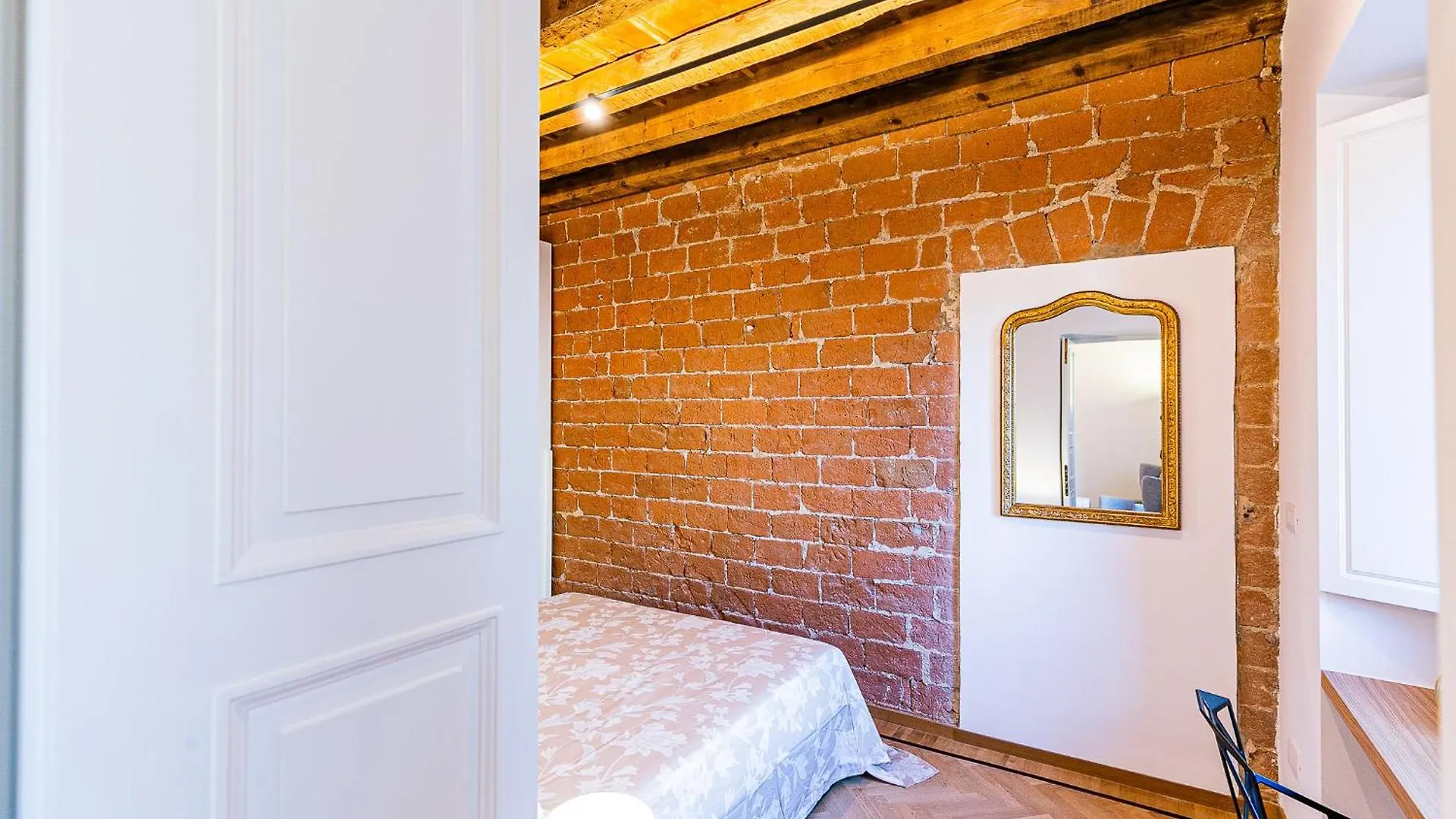 Dream Suites Milano Brisa Meravigli 0*, Milan