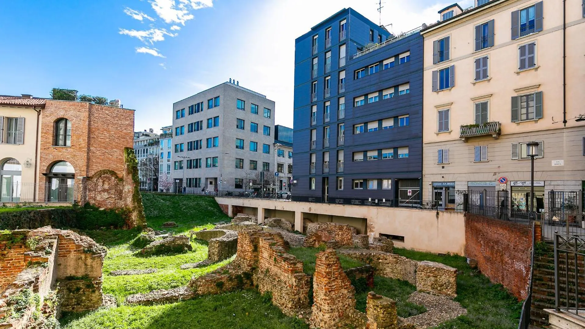 Dream Suites Milano Brisa Meravigli 0*, Milan