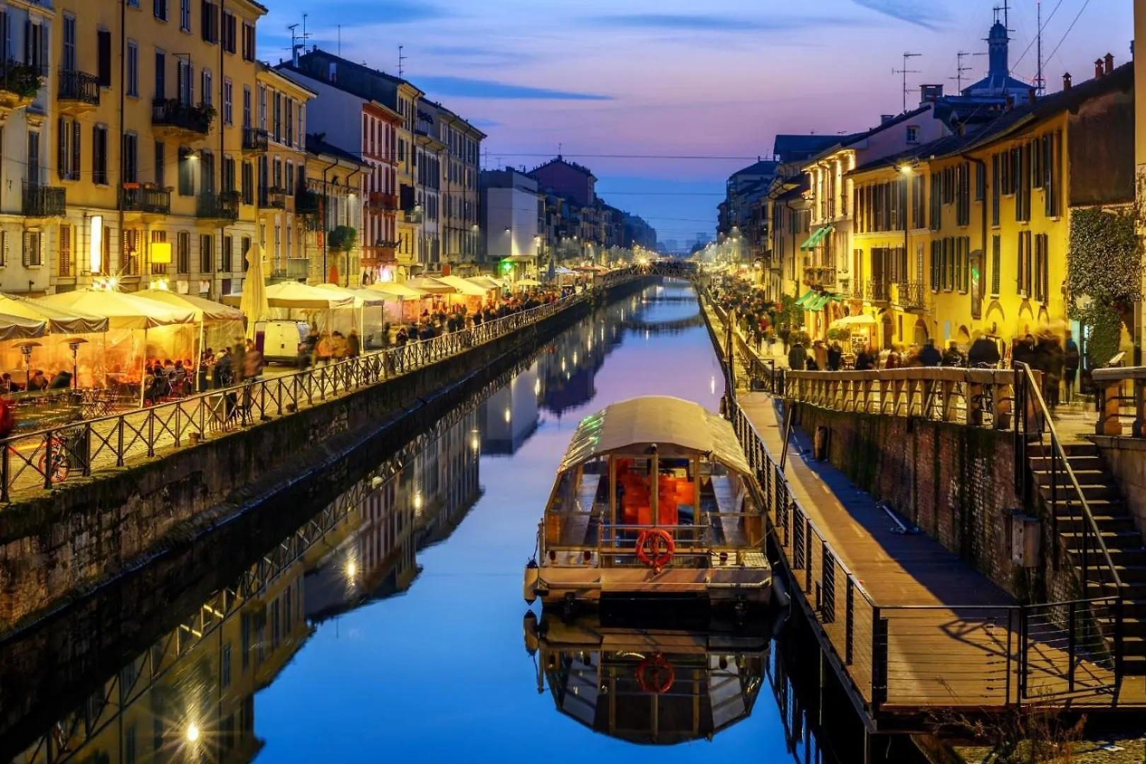 Dream Suites Milano Brisa Meravigli 0*, Milan Italy